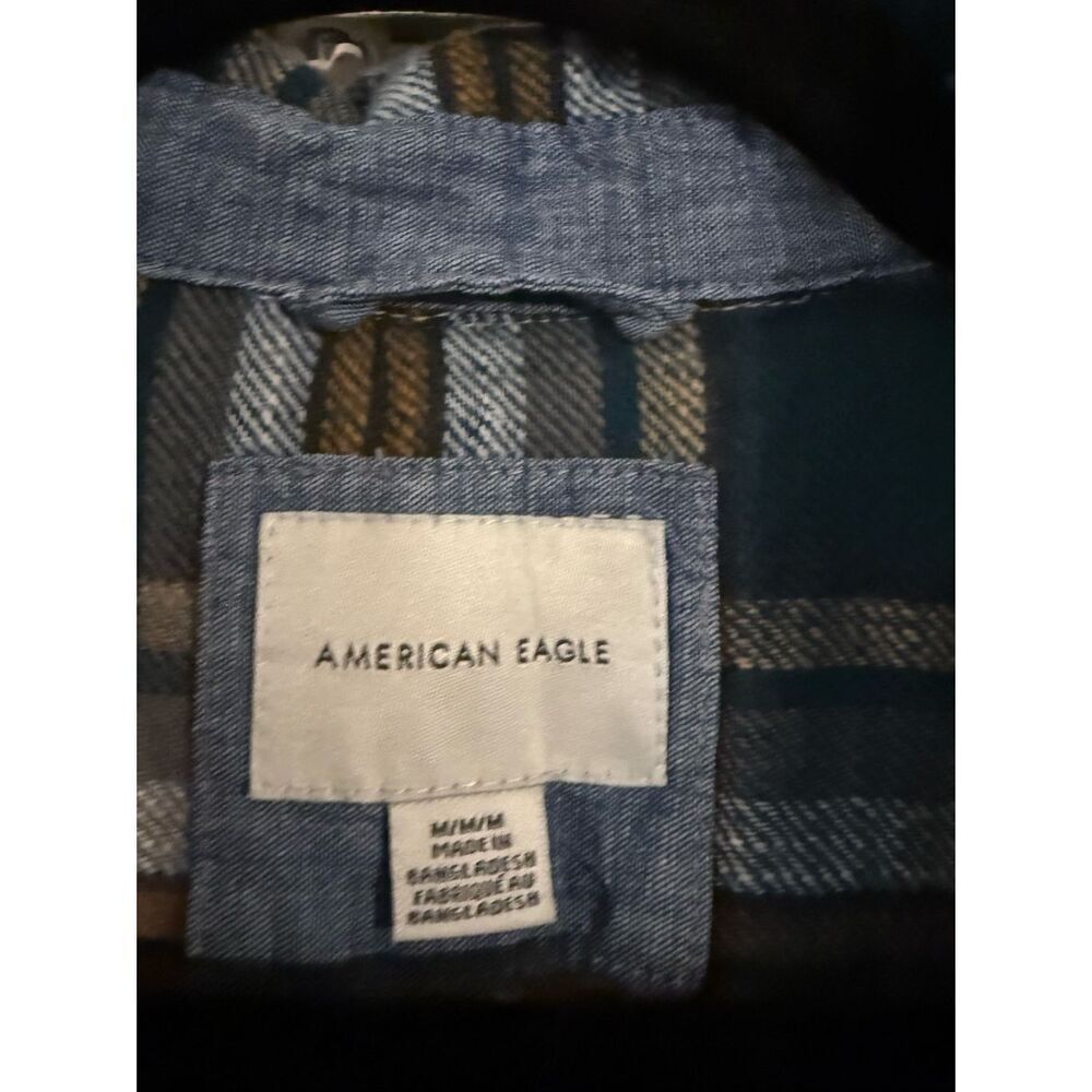 American Eagle Cozy Cabin flannel plaid cropped button down m - Picture 6 of 11